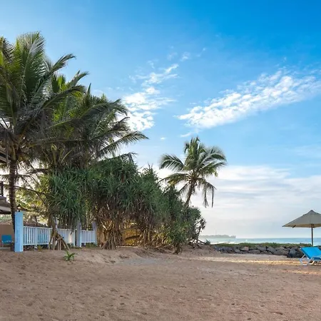 Villa Mer Vue Ambalangoda  Buitenkant foto